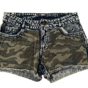 Hot & delicious jean shorts